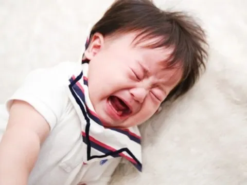 Chuyên gia khuyến cáo những lưu ý, theo dõi cha mẹ cần biết khi trẻ bị ngã